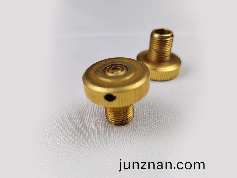 得人精工爲電子行業提供吸嘴、颳刀、測試平檯、分選盤等