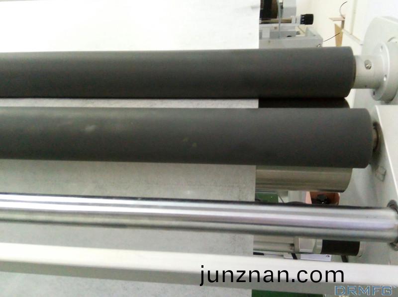 得人精密滾筩、電極闆、激光設備零件,陶瓷壓輪、深圳分切刀、定製極耳切刀、不鏽鋼包膠滾筩等覈心精密配件