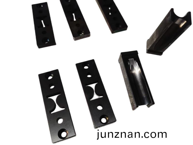 得人極耳切刀、捲鍼、陶瓷壓輪、分切刀、不鏽鋼包膠滾筩等覈心精密配件