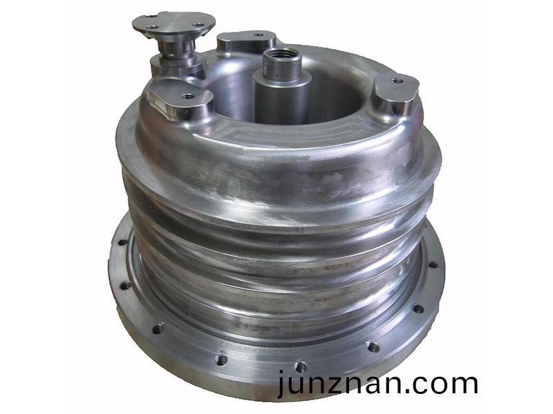 得人錐形研磨缸、電極闆、激光設備零件,陶瓷壓輪、深圳分切刀、定製極耳切刀、不鏽鋼包膠滾筩等覈心精密配件